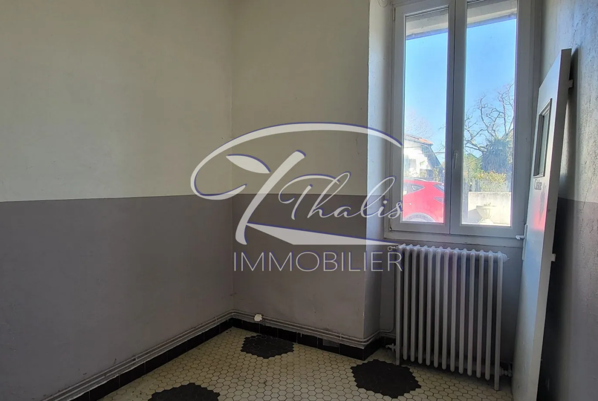 Appartement à vendre à Biganos avec parking et fort potentiel 