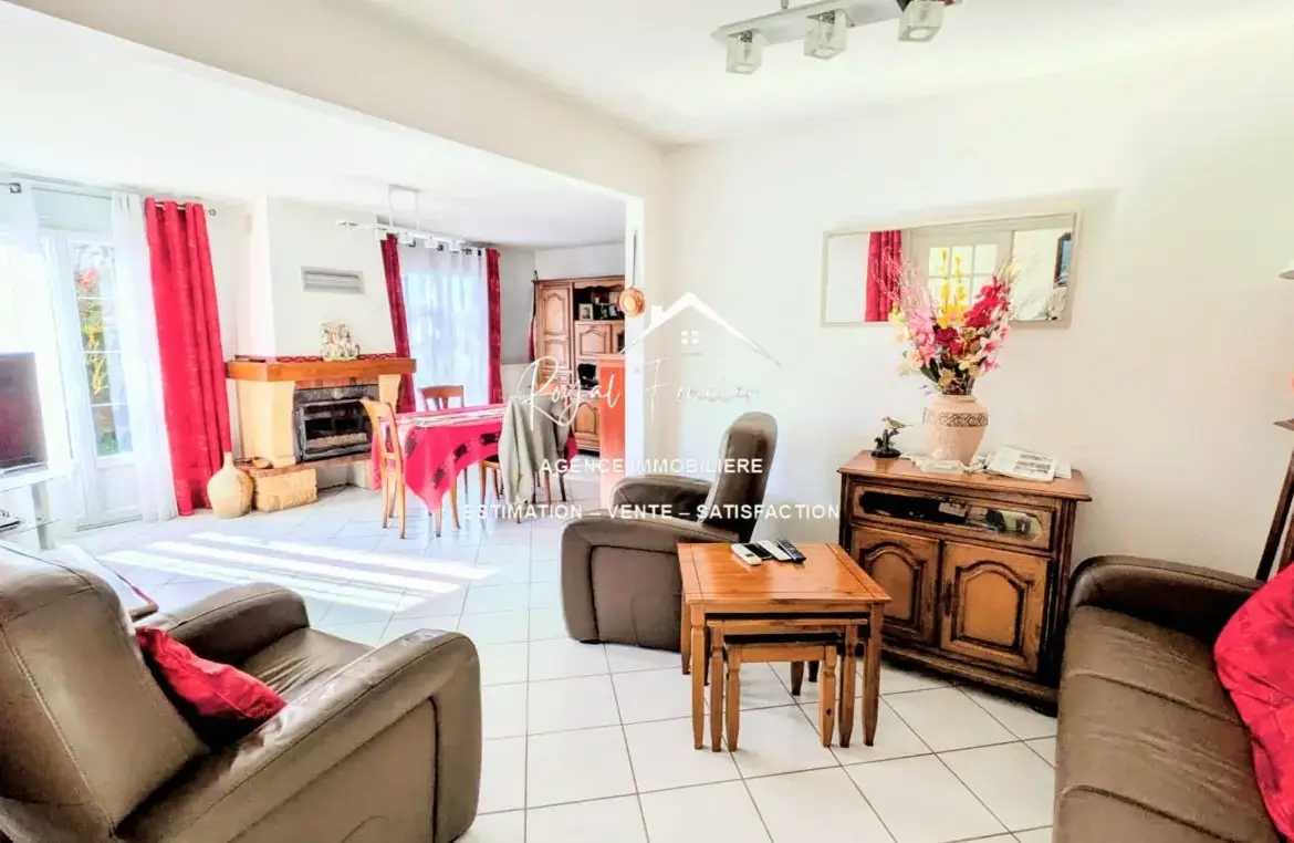 Séjour  Maison de plain-pied avec 3 chambres à Preuilly-sur-Claise 