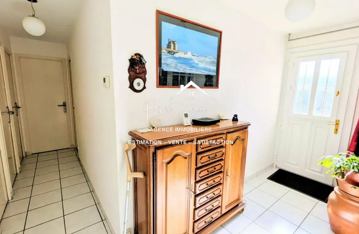 Entrée Maison de plain-pied avec 3 chambres à Preuilly-sur-Claise 