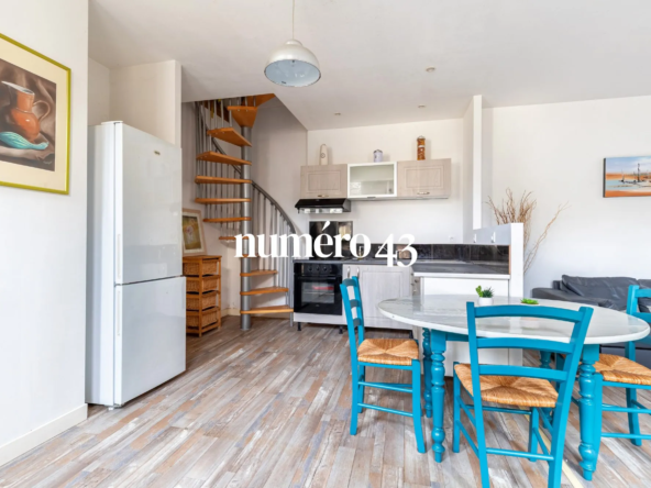 Maison en pierre rénovée de 70 m² avec jardin et garage à Podensac