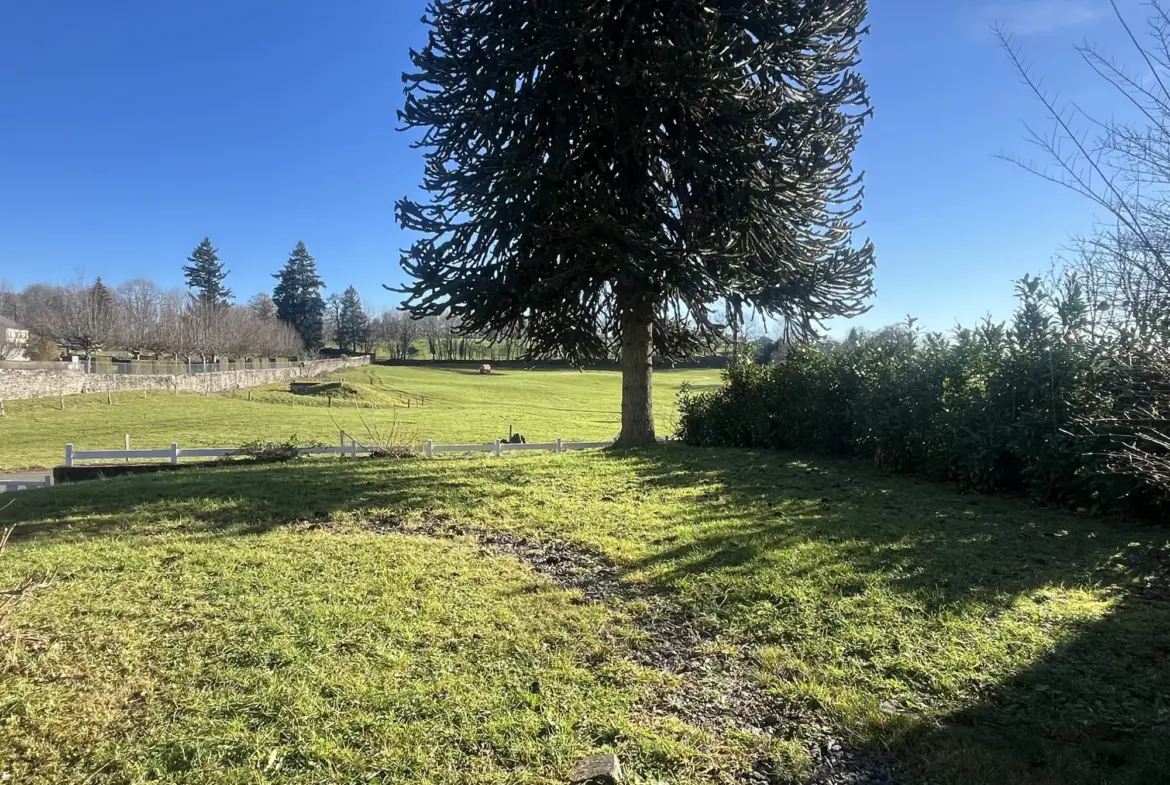 Maison individuelle 5 pièces à Mauriac avec jardin et garage – 101 m² 