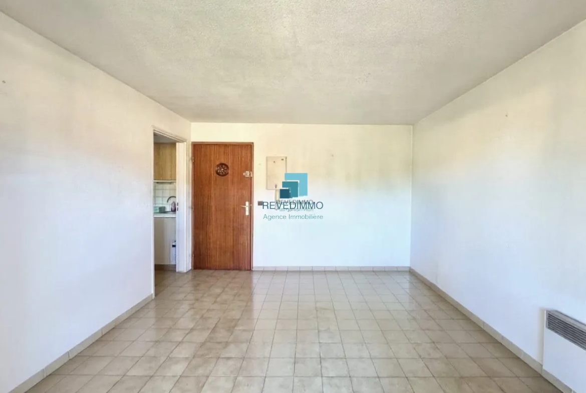 Appartement T2 avec terrasse à Saint Aygulf – Centre-ville, garage en option 
