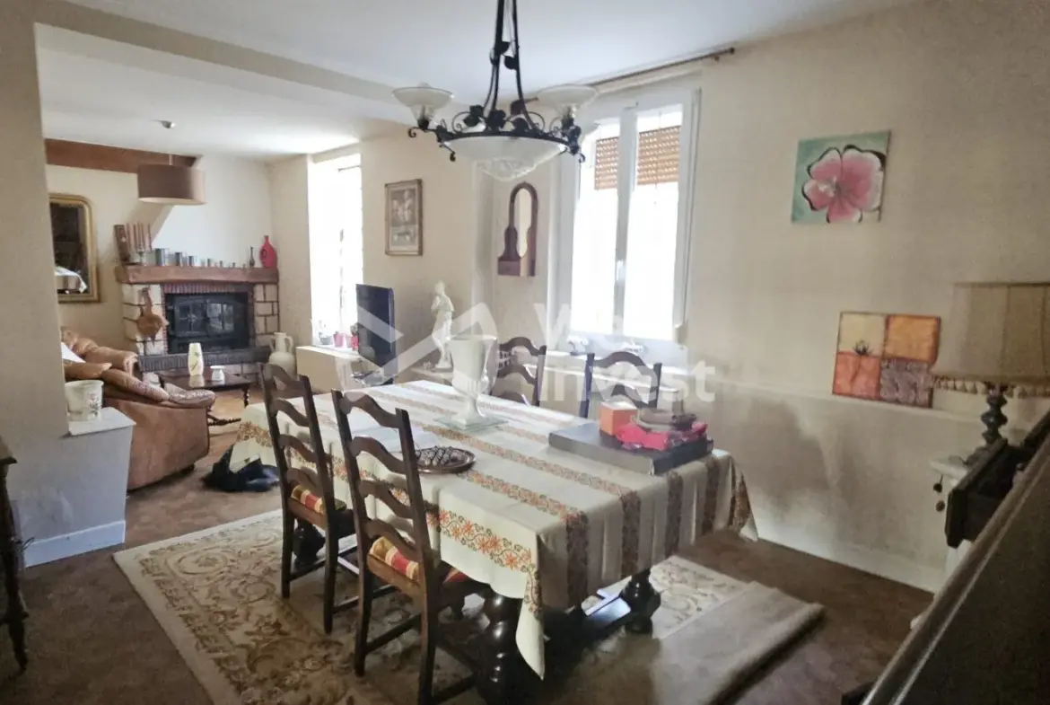 Maison à vendre à Longwé avec jardin, garage et extérieur convivial 