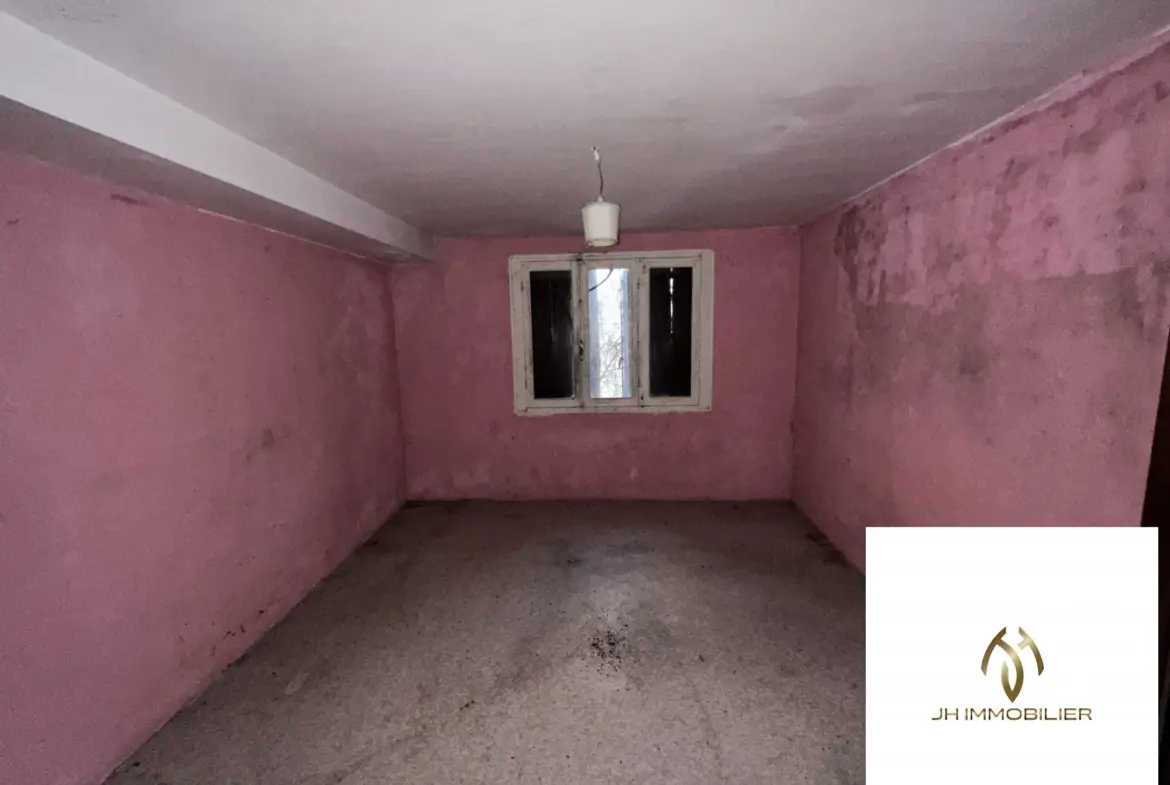 Maison à vendre à Laguépie - 100 m² à rénover avec garage 