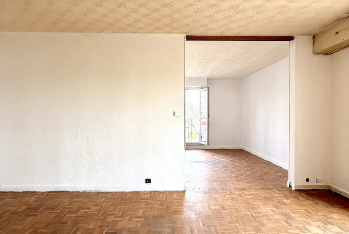 Appartement T3 à Dijon, Fontaine d'Ouche, avec parking et cave, à rénover 