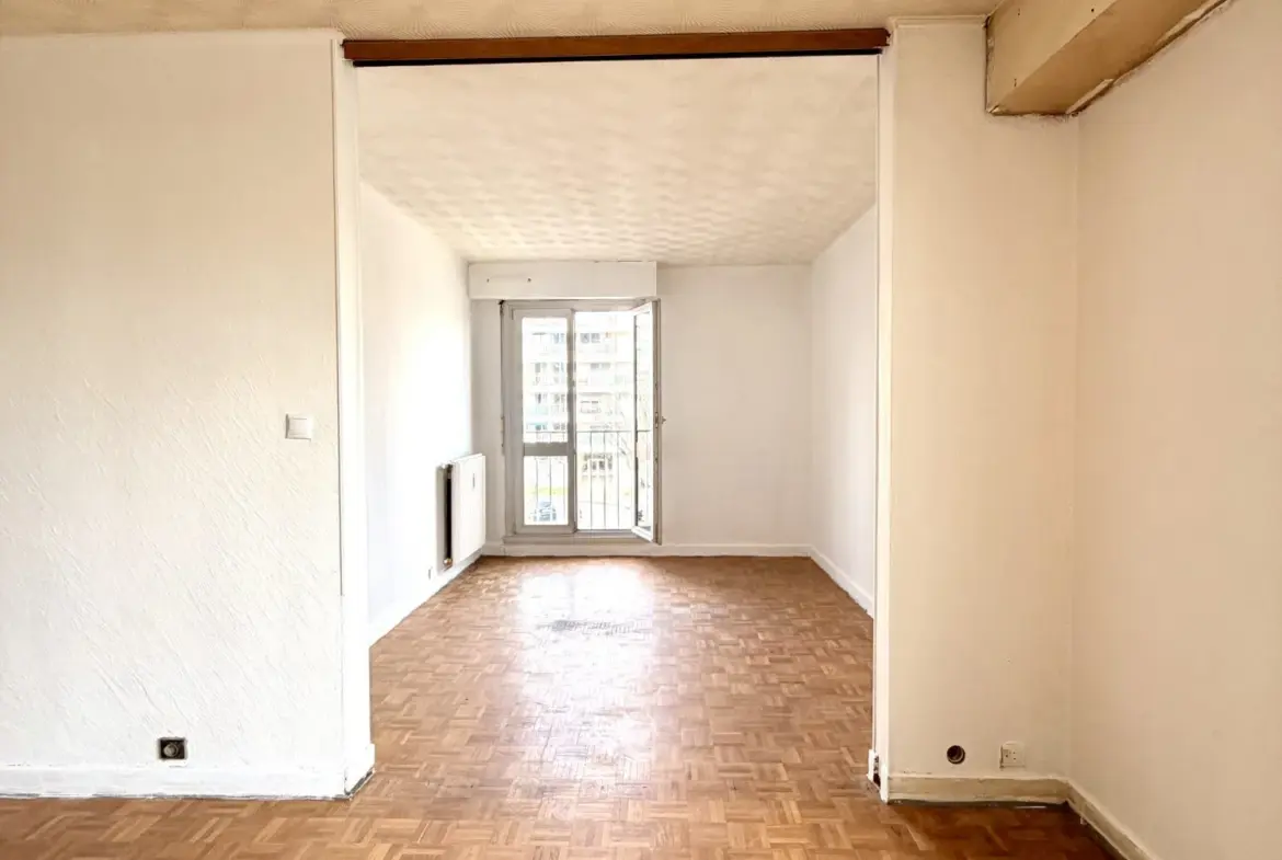 Appartement T3 à Dijon, Fontaine d'Ouche, avec parking et cave, à rénover 