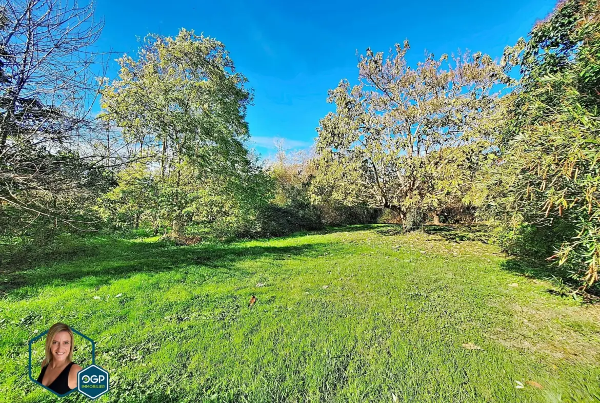 Terrain constructible de 940 m² à Finhan, emplacement calme, proche commodités 