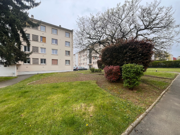 Appartement 3 pièces à vendre à Les Clayes-sous-Bois avec cave et parking