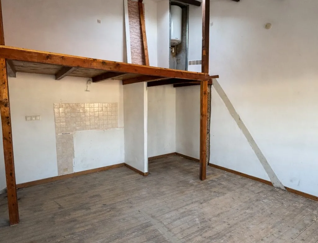 Appartement à rénover de 50 m² dans un immeuble en pierre à Bordeaux 
