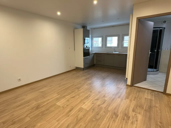 Local commercial à vendre à Annemasse, 54 m² entièrement rénové, emplacement stratégique
