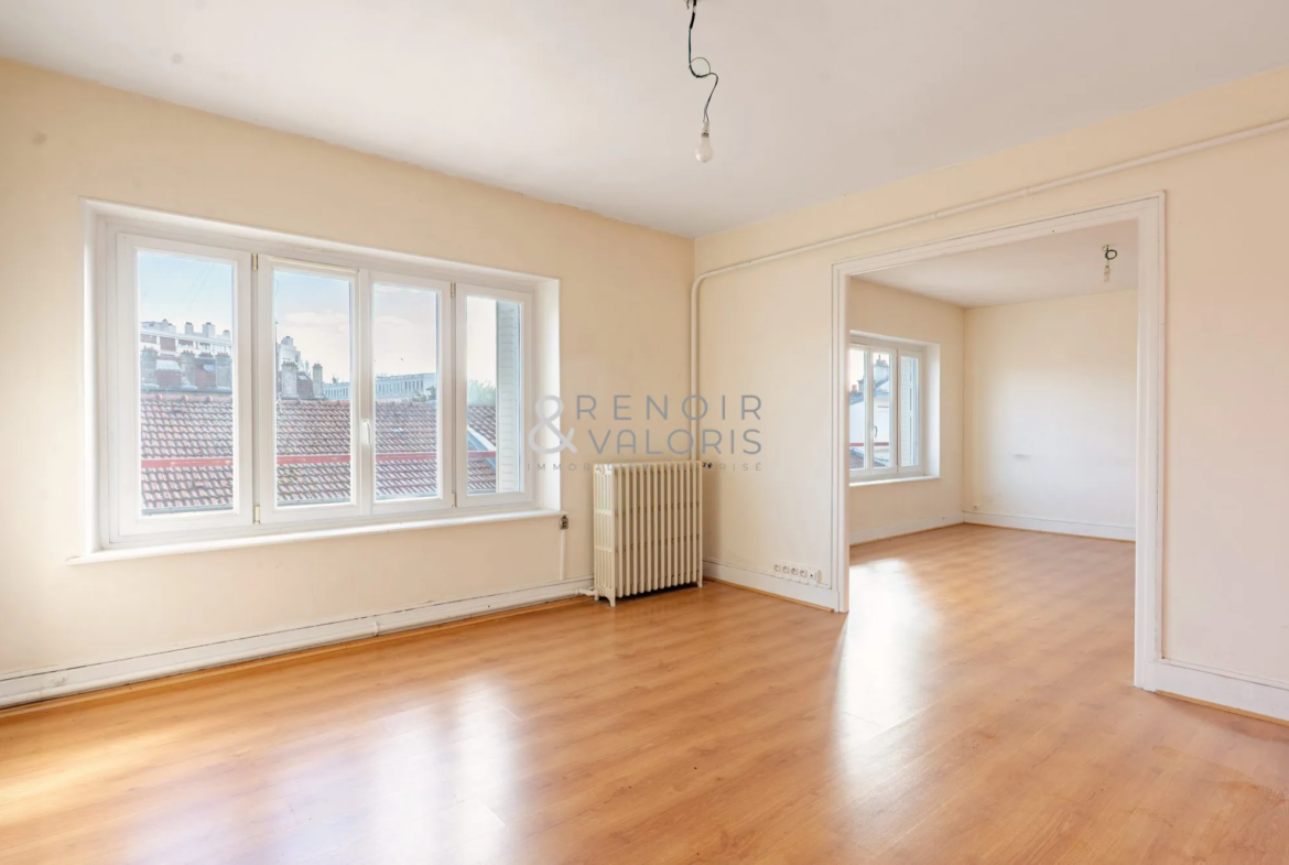 Bel appartement de 4 pièces avec 2 chambres à Nancy - Dernier étage 