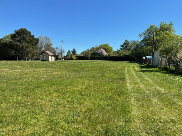 Terrain à bâtir de 2 520 m² à Mussidan, proche autoroute et Bergerac