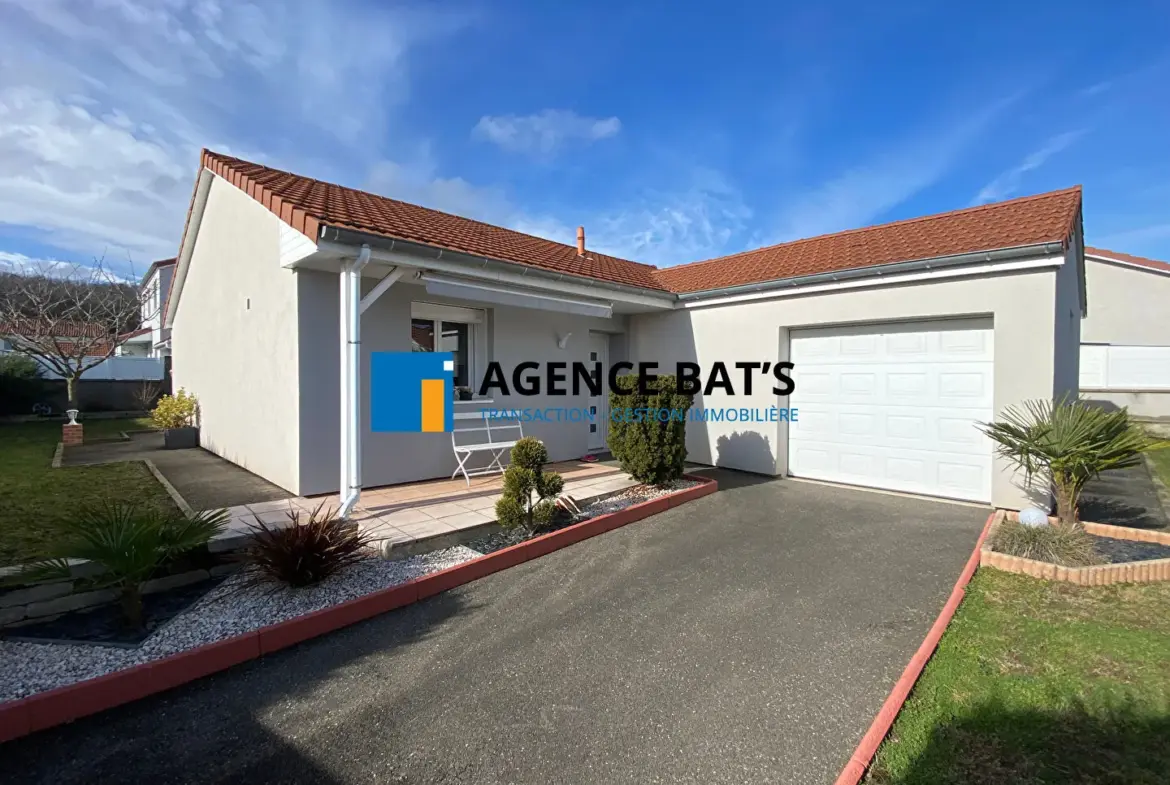 Maison F4 rénovée de 102m² avec garage à Roche la Molière 