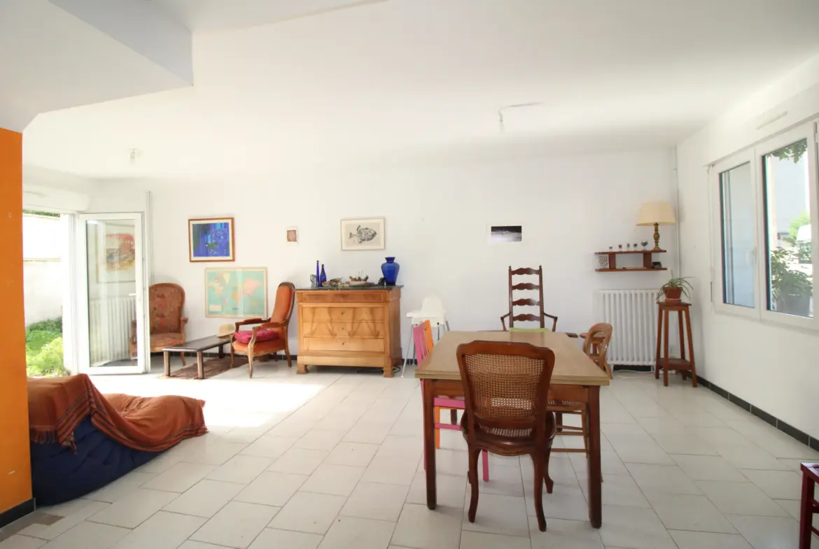 Maison familiale avec atelier de 170 m² à Angers Bannais 