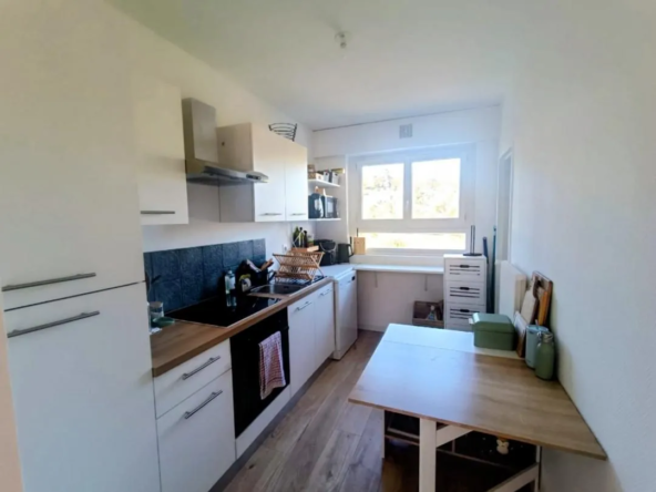 Appartement à vendre à Poitiers, 60m², 2 chambres, rénové, parking et cave