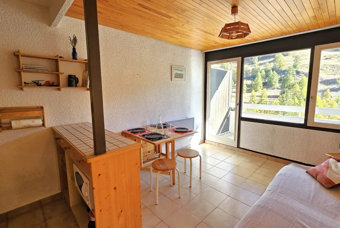 Studio de 21 m² à Vars, secteur Point Show avec balcon et parking privé 