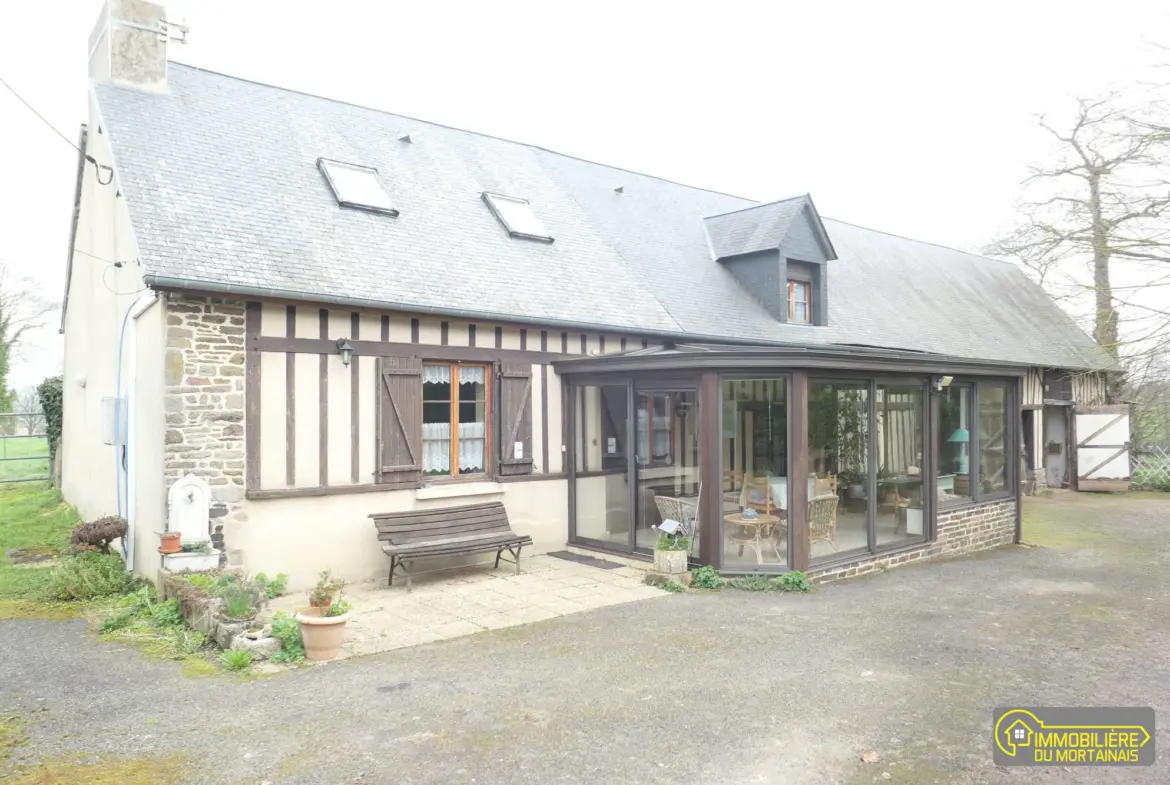 Maison de campagne avec terrain de 2ha à Le Teilleul - Charme rural 