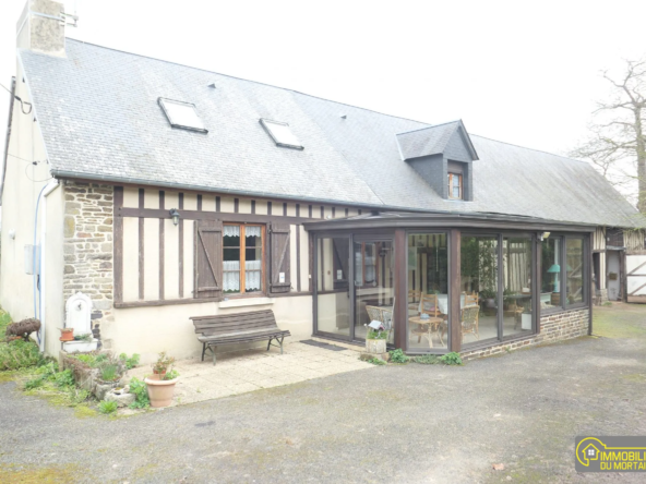 Maison de campagne avec terrain de 2ha à Le Teilleul - Charme rural