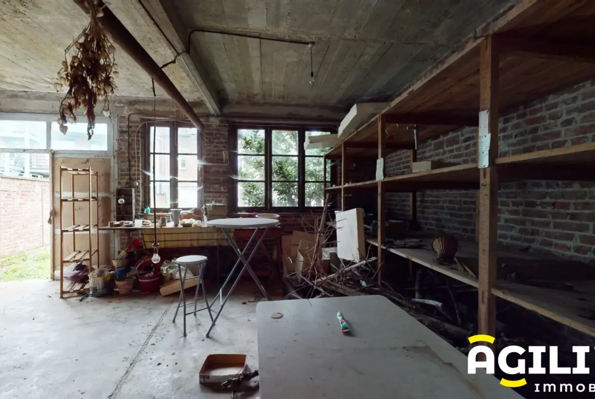 Maison à rénover avec terrasse à Orchies - Investissement idéal 