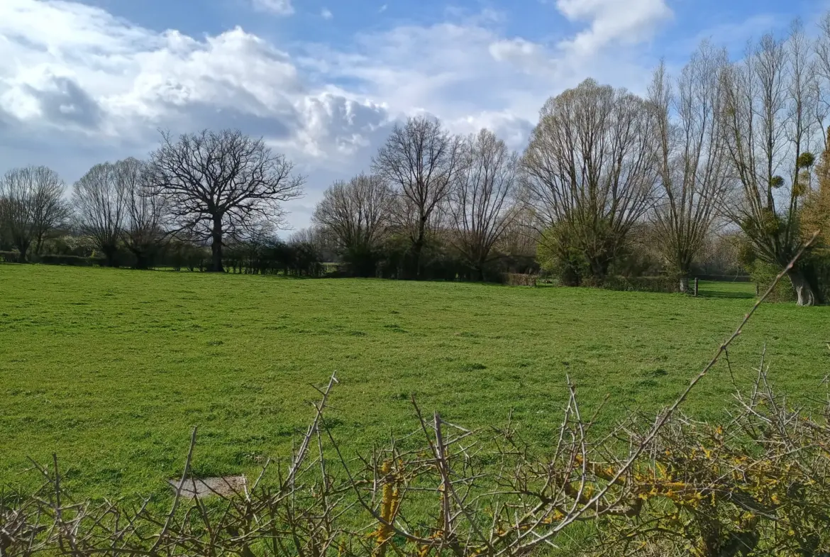 Maison maison à rénover à Noyelles-sur-Sambre – Grand espace et potentiel 