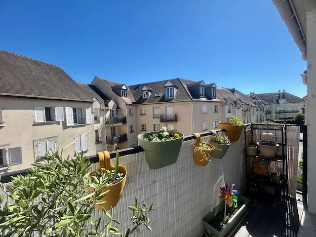 Appartement duplex F4 de 85 m² avec balcon et garage à Montlhéry 