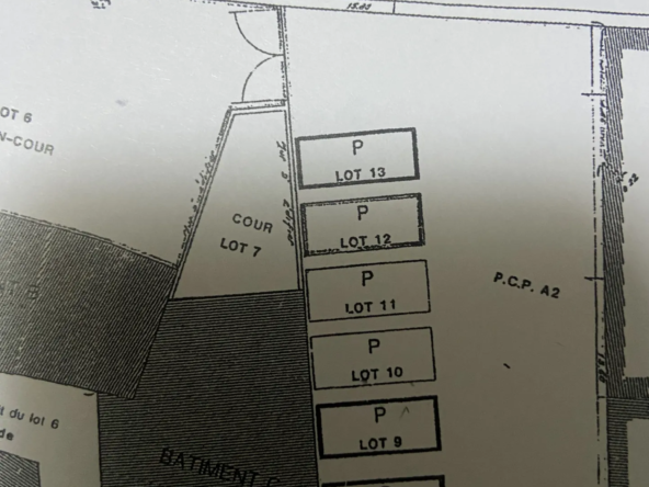 Parking privé sécurisé à Montfort-l’Amaury – Opportunité rare