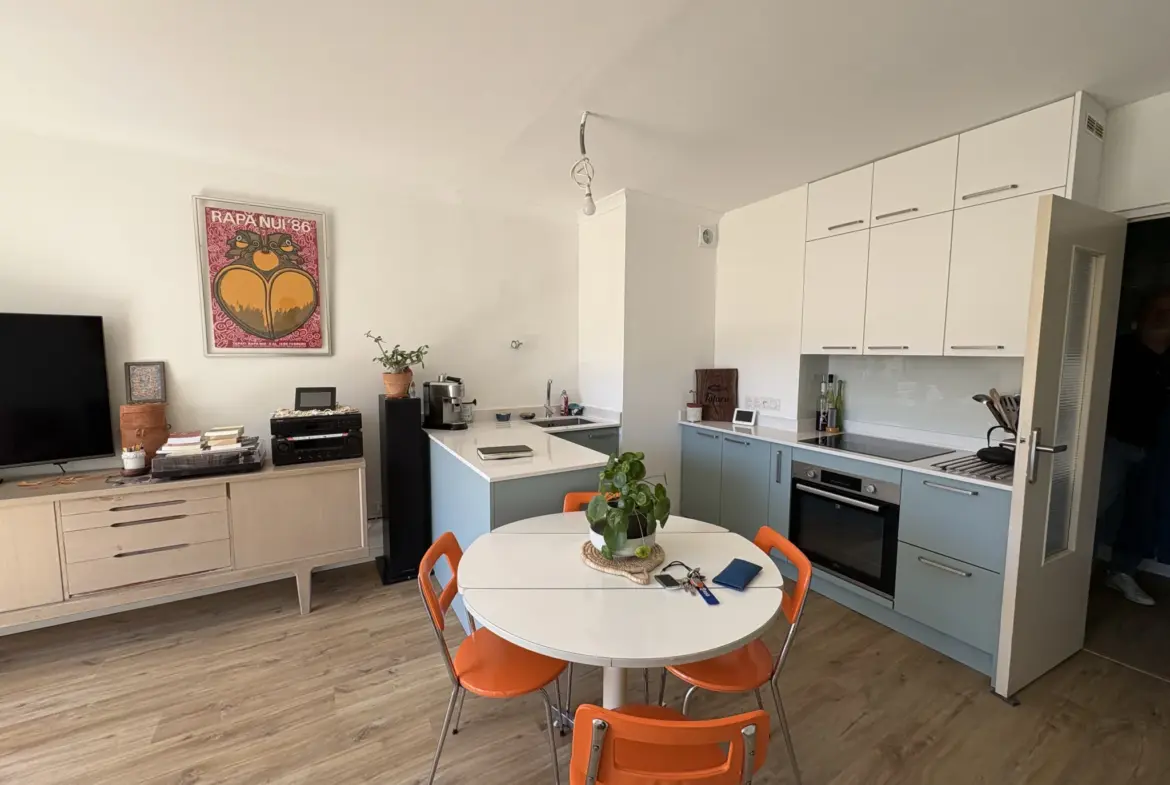 Appartement T3 rénové à vendre à Sete, quartier Victor Hugo, lumineux et avec loggia 