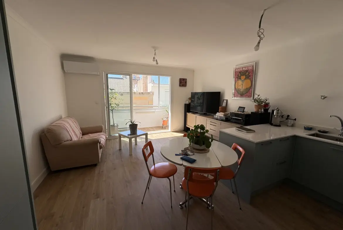 Appartement T3 rénové à vendre à Sete, quartier Victor Hugo, lumineux et avec loggia 