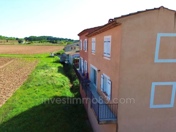 Appartement lumineux de 64 m² avec balcon et garage à Rousset, proche village