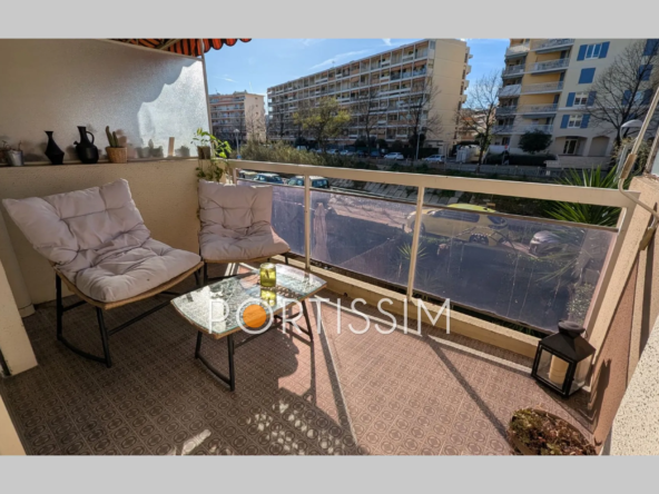 Vente appartement 2 pièces à Cagnes-sur-Mer avec terrasse et parking
