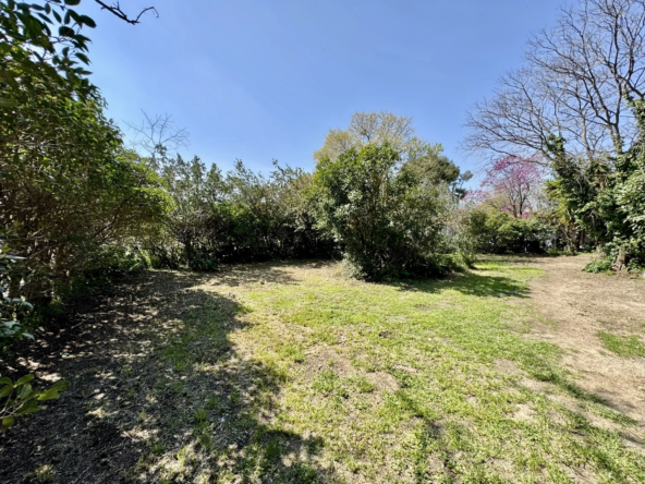 Terrain constructible de 510 m² à Château-Gombert avec permis en cours