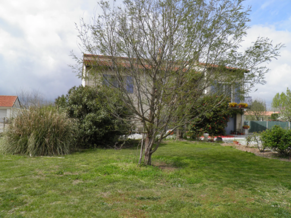 Maison individuelle rénovée de 103 m² avec jardin à Viviers-les-Montagnes