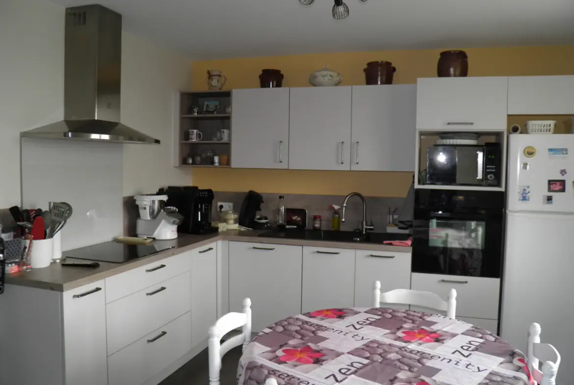Maison individuelle rénovée de 103 m² avec jardin à Viviers-les-Montagnes 