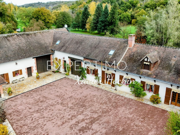 Longère de caractère à Villebret avec grange et jardin privé