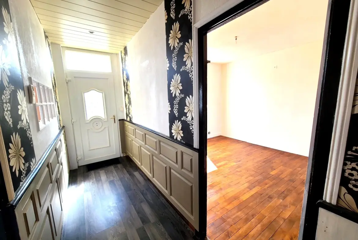 Maison T6 à Lesneven proche du centre-ville avec garage et jardin 