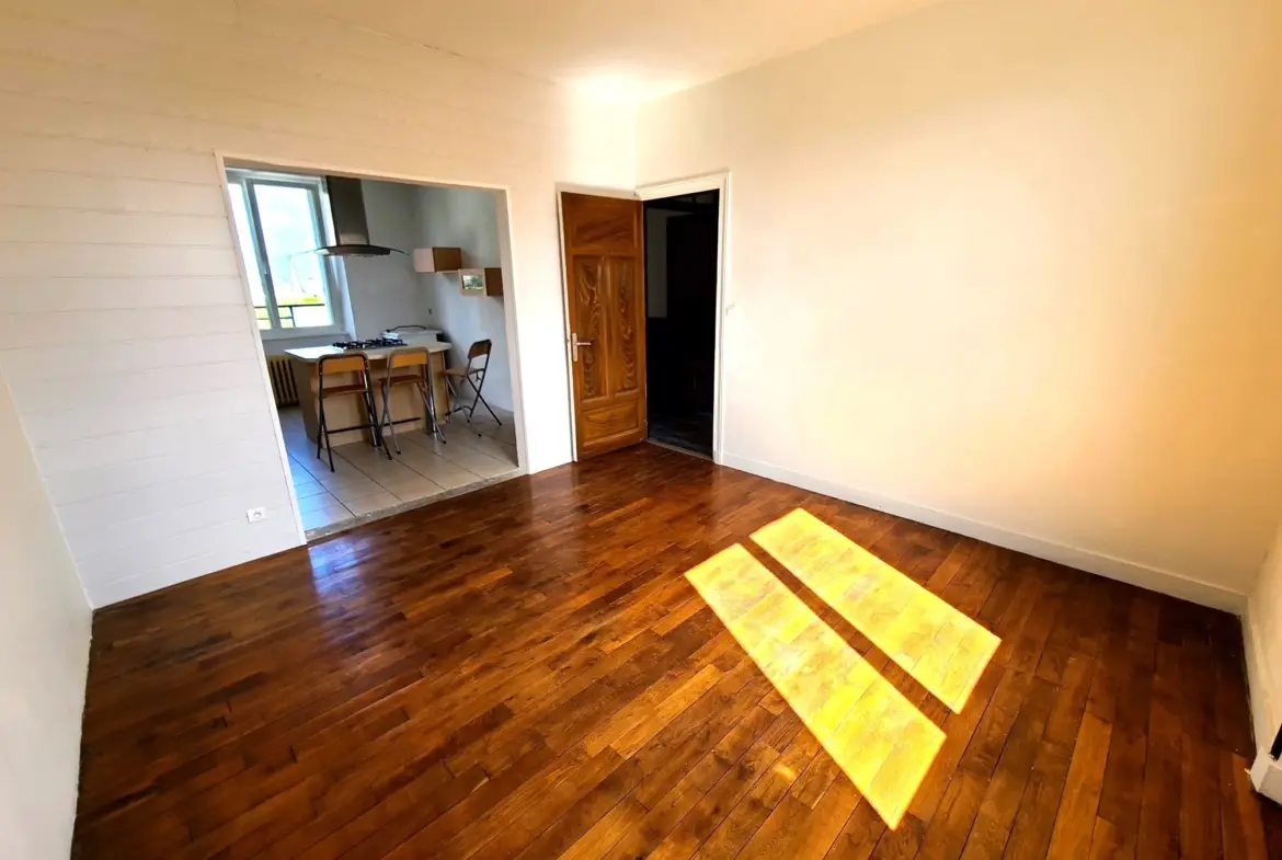 Maison T6 à Lesneven proche du centre-ville avec garage et jardin 