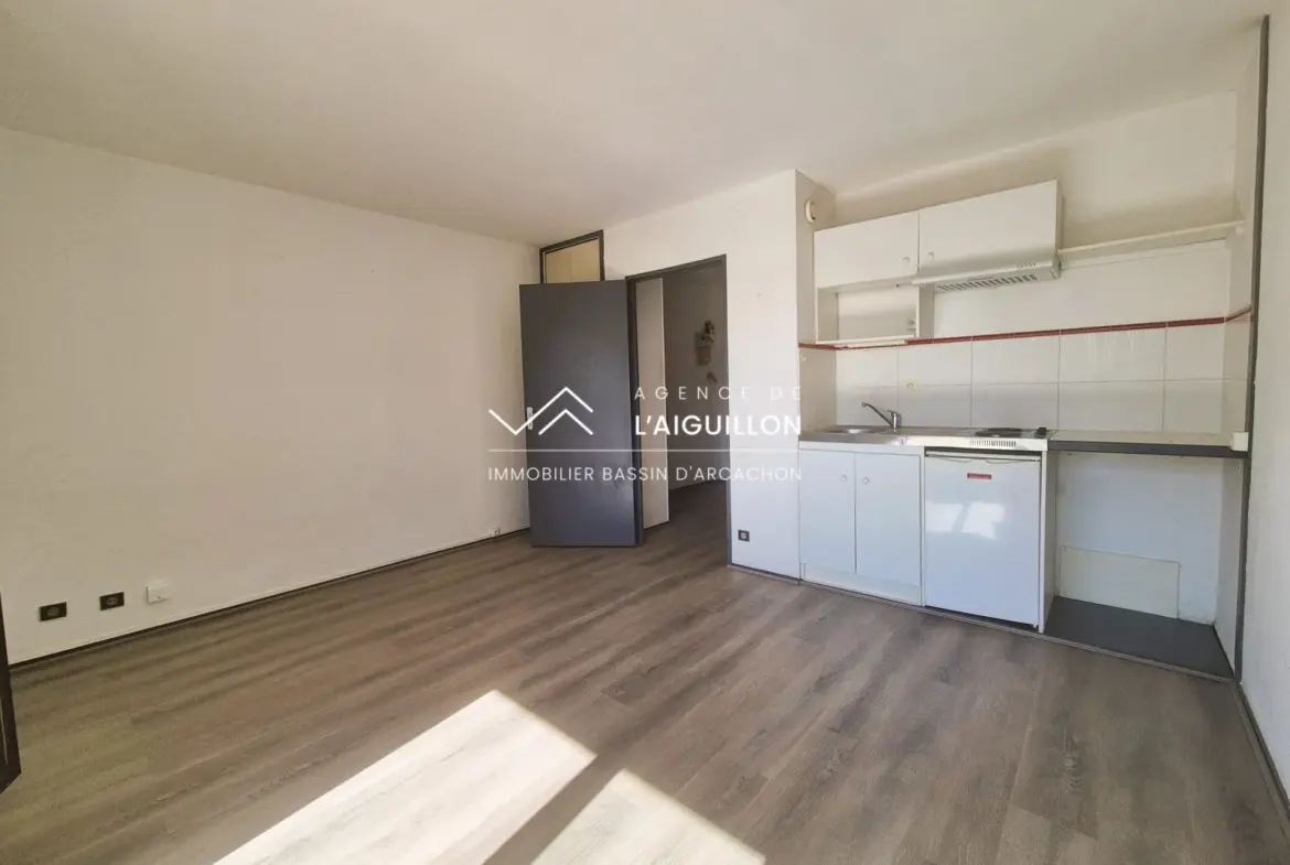 Studio cabine à vendre à Arcachon, proximité plage, terrasse sud, résidence avec ascenseur 