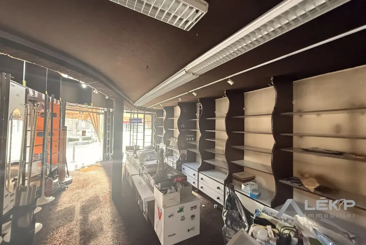 Local commercial à vendre au centre de Redon avec forte visibilité et potentiel de transformation 