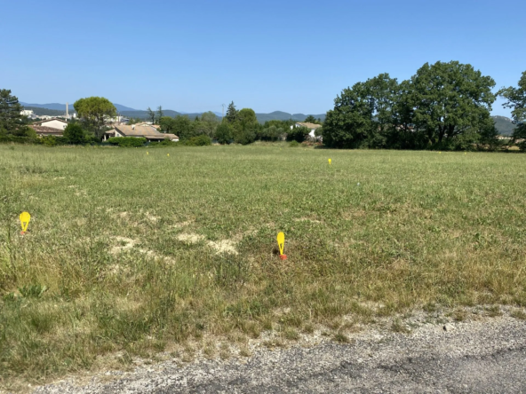 Terrain constructible de 720 m² à Salindres près d'Alès - Libre de constructeur