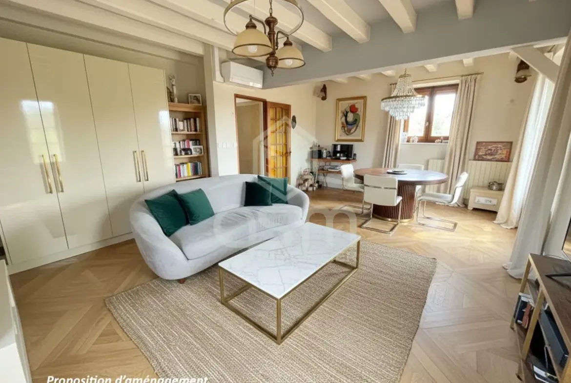Maison de campagne avec dépendances et grand terrain à Saint-Epain 