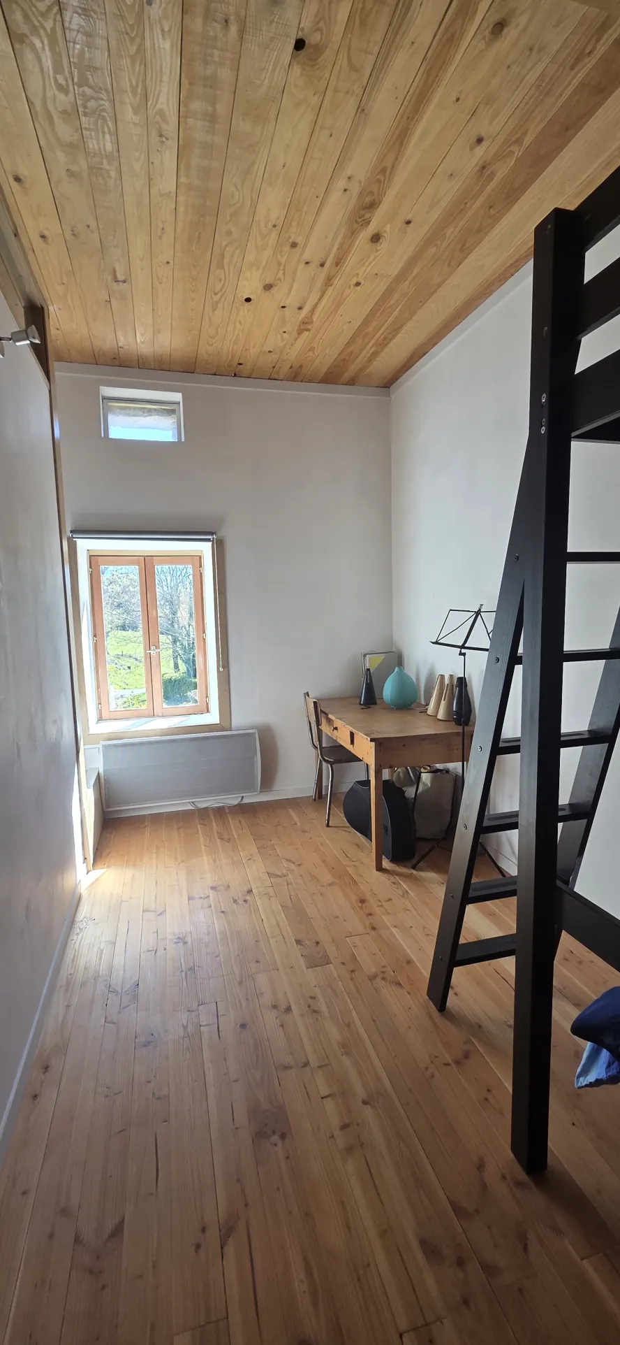 Maison en pierre rénovée de 120 m² avec terrain à Vernoux-en-Vivarais 