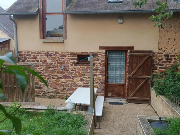 Ensemble immobilier à Gael avec 3 maisons, gîte et terrain de 3200 m² – Possibilité de projets variés