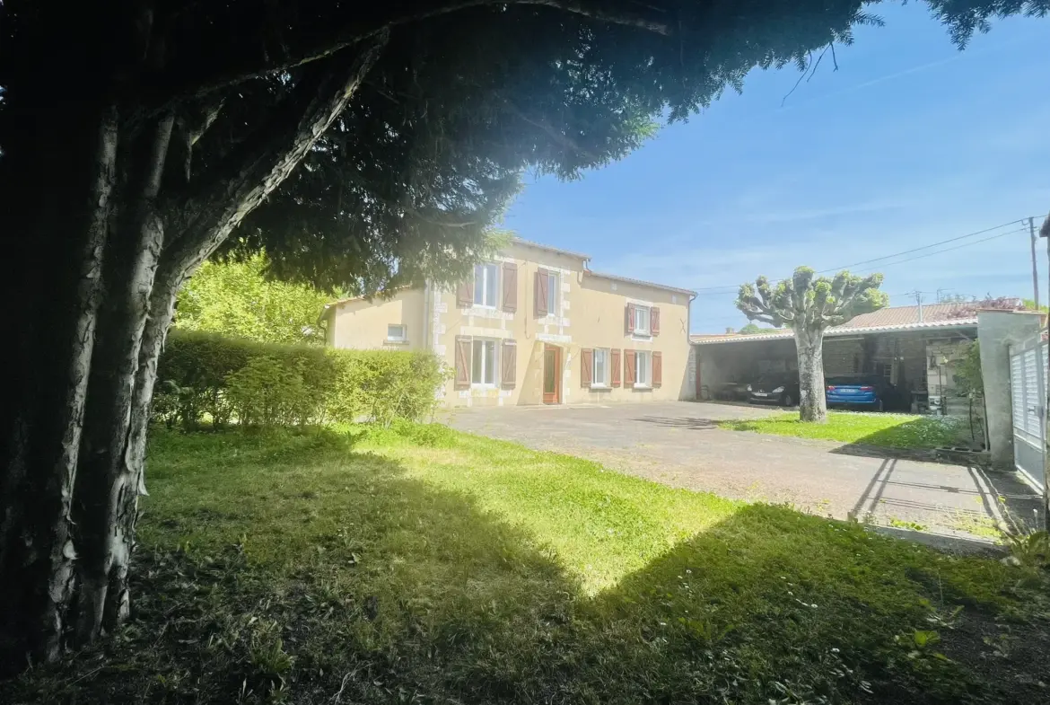 Maison de Bourg Rénovée à Cisse - 116 m² avec Cour et Préau 