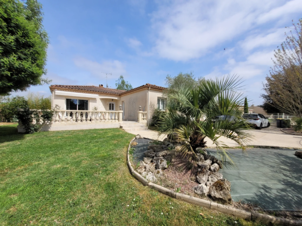 Maison récente 3 chambres avec jardin et garage à Sainte-Bazeille