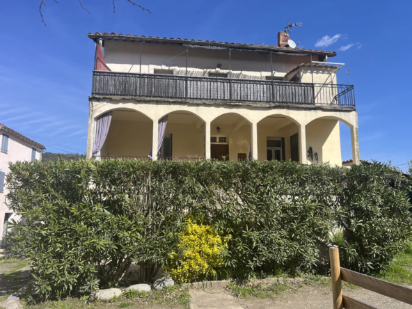 Appartement F4 lumineux avec terrasse et garage à Reynès