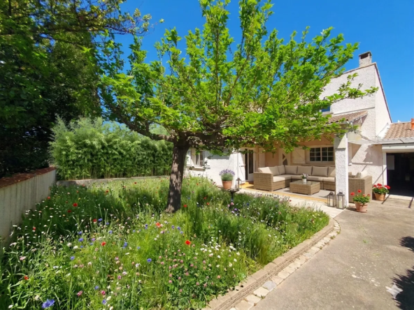 Villa 4 chambres avec jardin, garage et potentiel à Caissargues