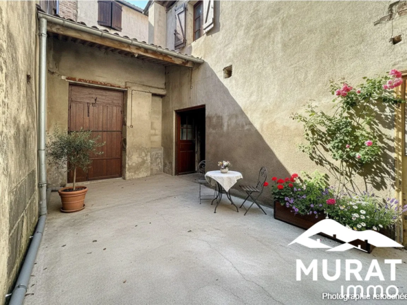 Ensemble immobilier à vendre à Maringues avec potentiel de rénovation