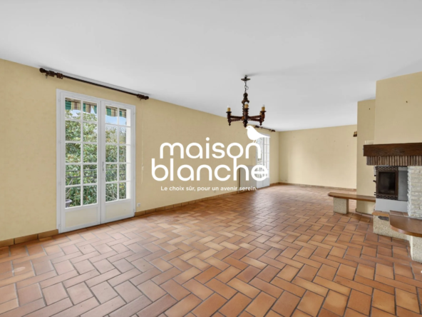 Appartement à rénover avec grand balcon et parking à Libourne - Opportunité d'investissement