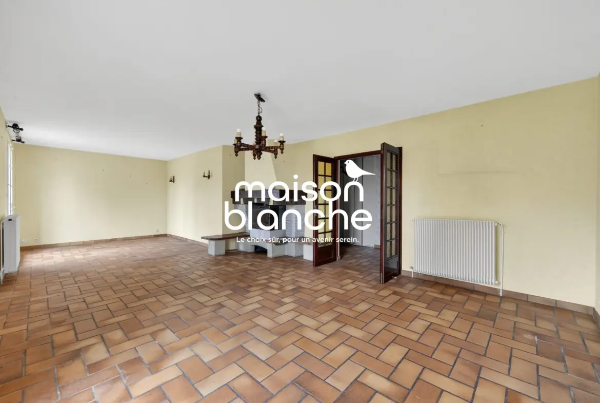 Appartement à rénover avec grand balcon et parking à Libourne - Opportunité d'investissement 