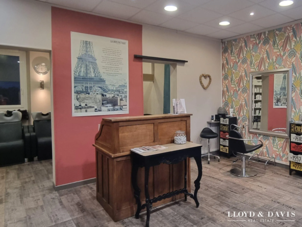 Salon de coiffure à vendre en centre-ville de Gien, proche Loire, avec clientèle fidèle